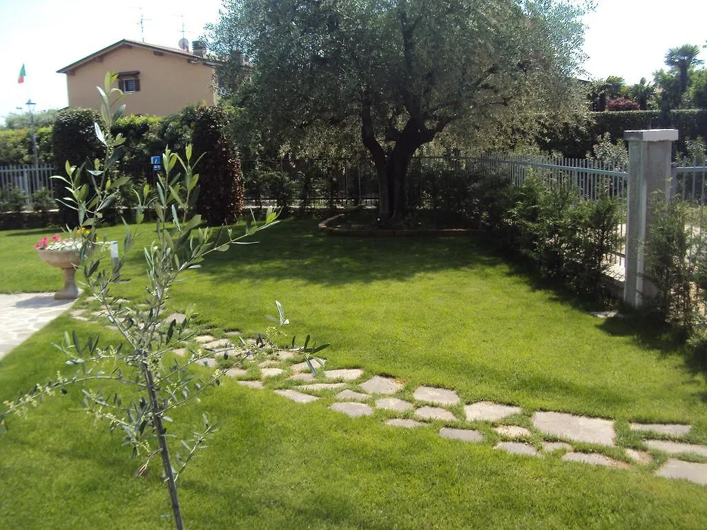 B&B Rosa Del Garda Lazise Bed & Breakfast